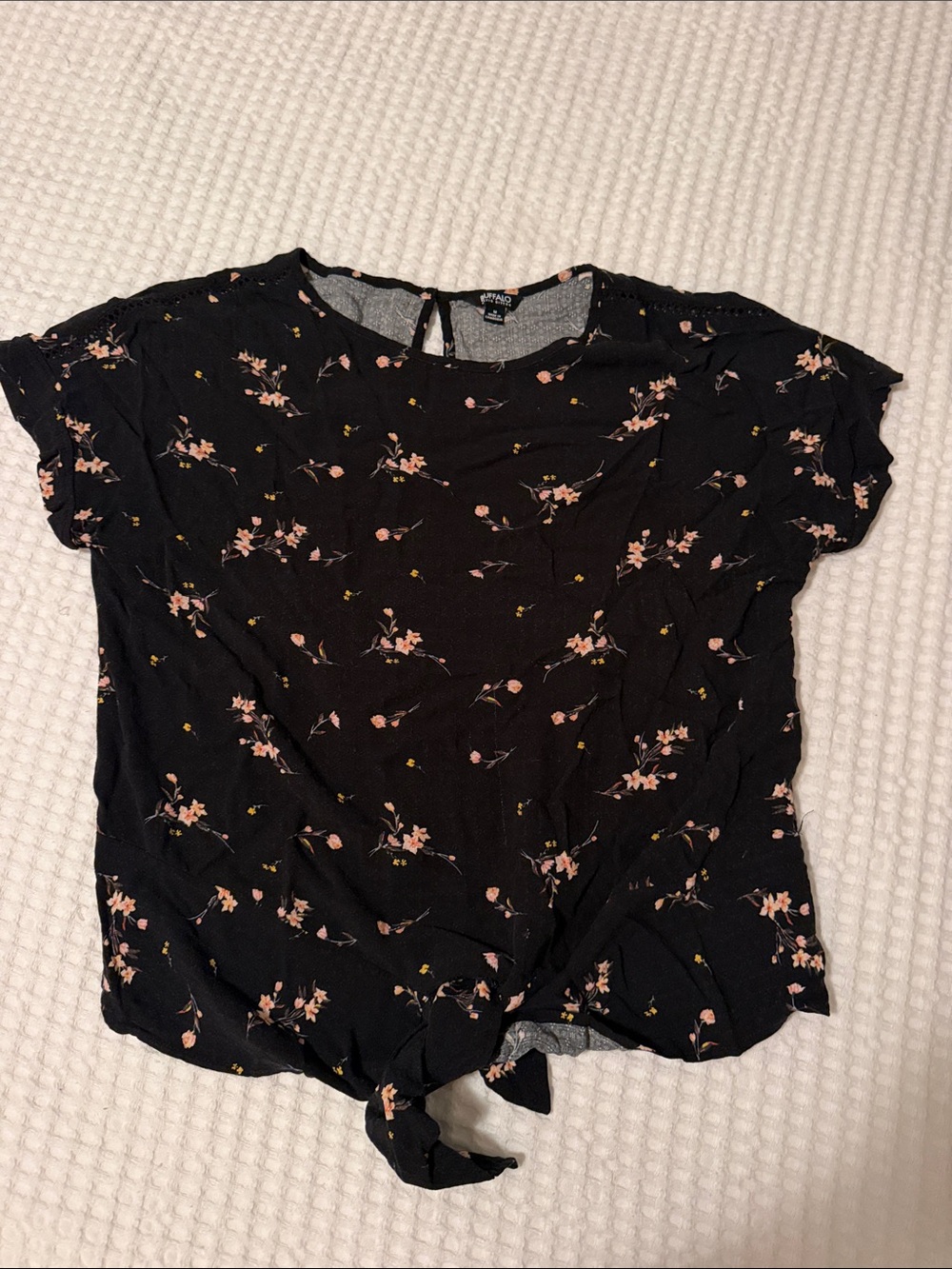 Buffalo David Bitton Black Floral Tie-Front Crop Top